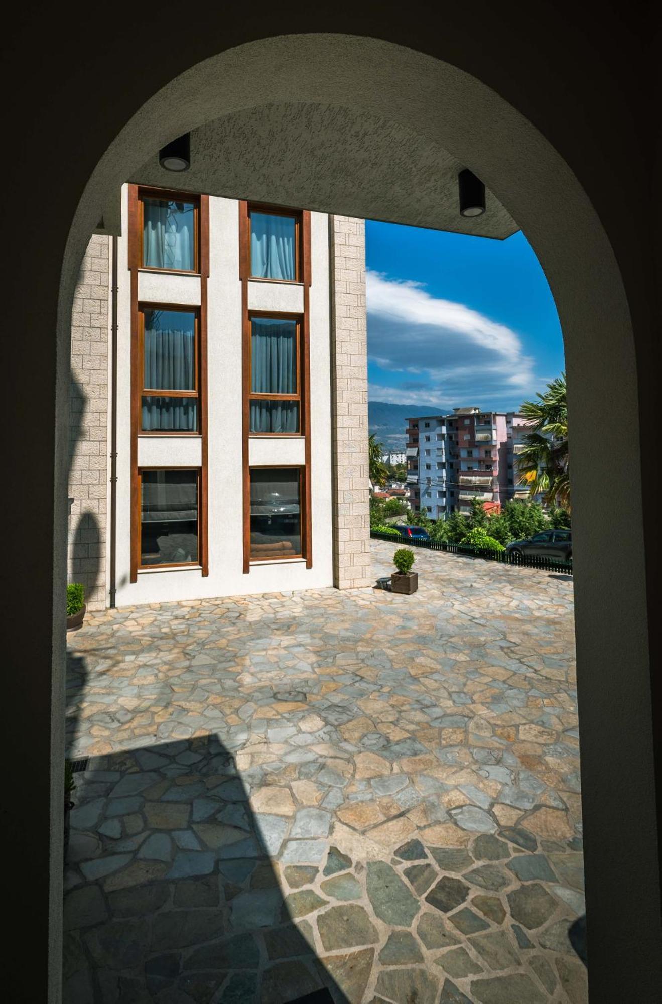 Hotel Sharm Luxury Gjirokastër