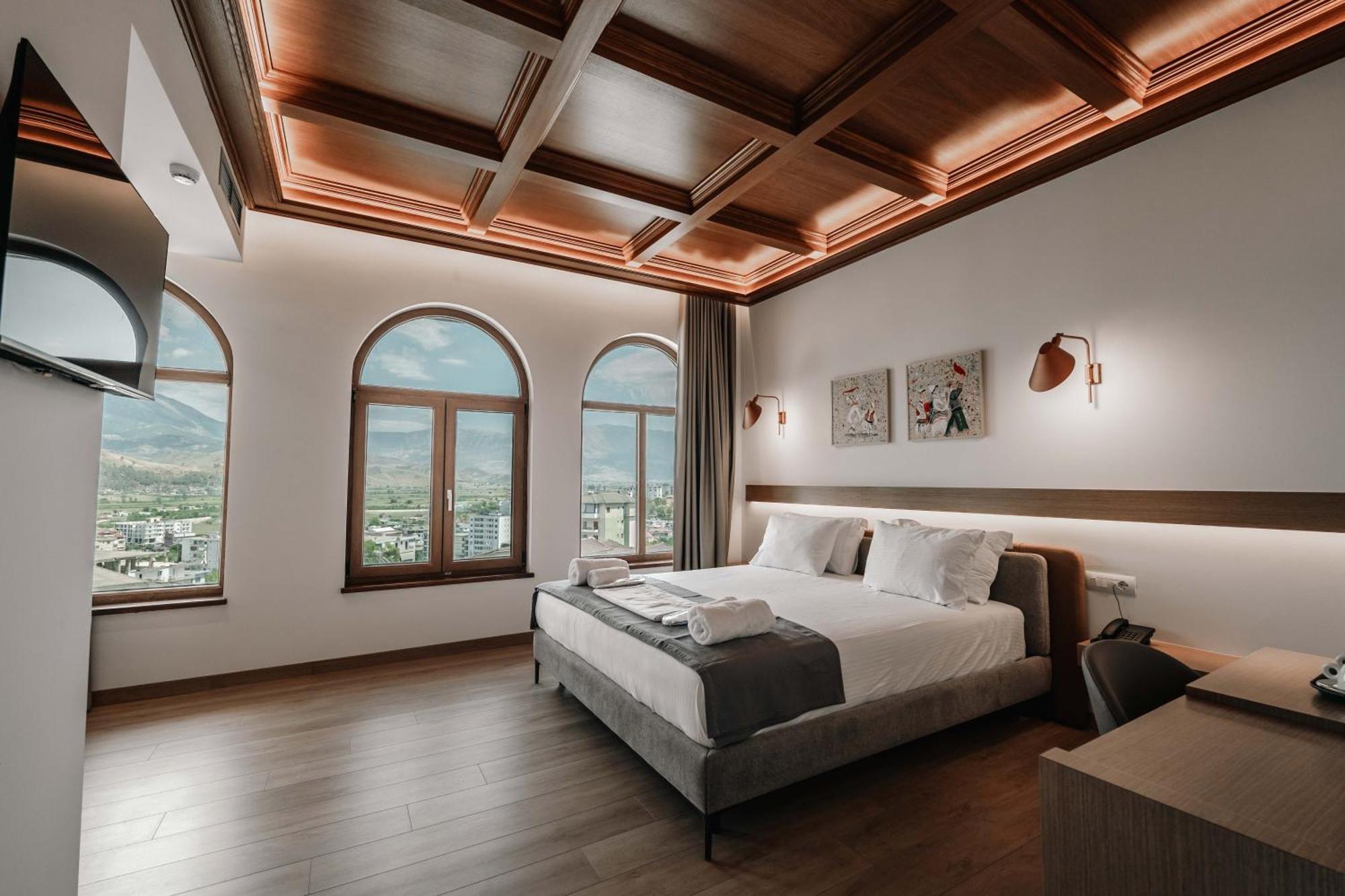 Sharm Luxury Gjirokastër