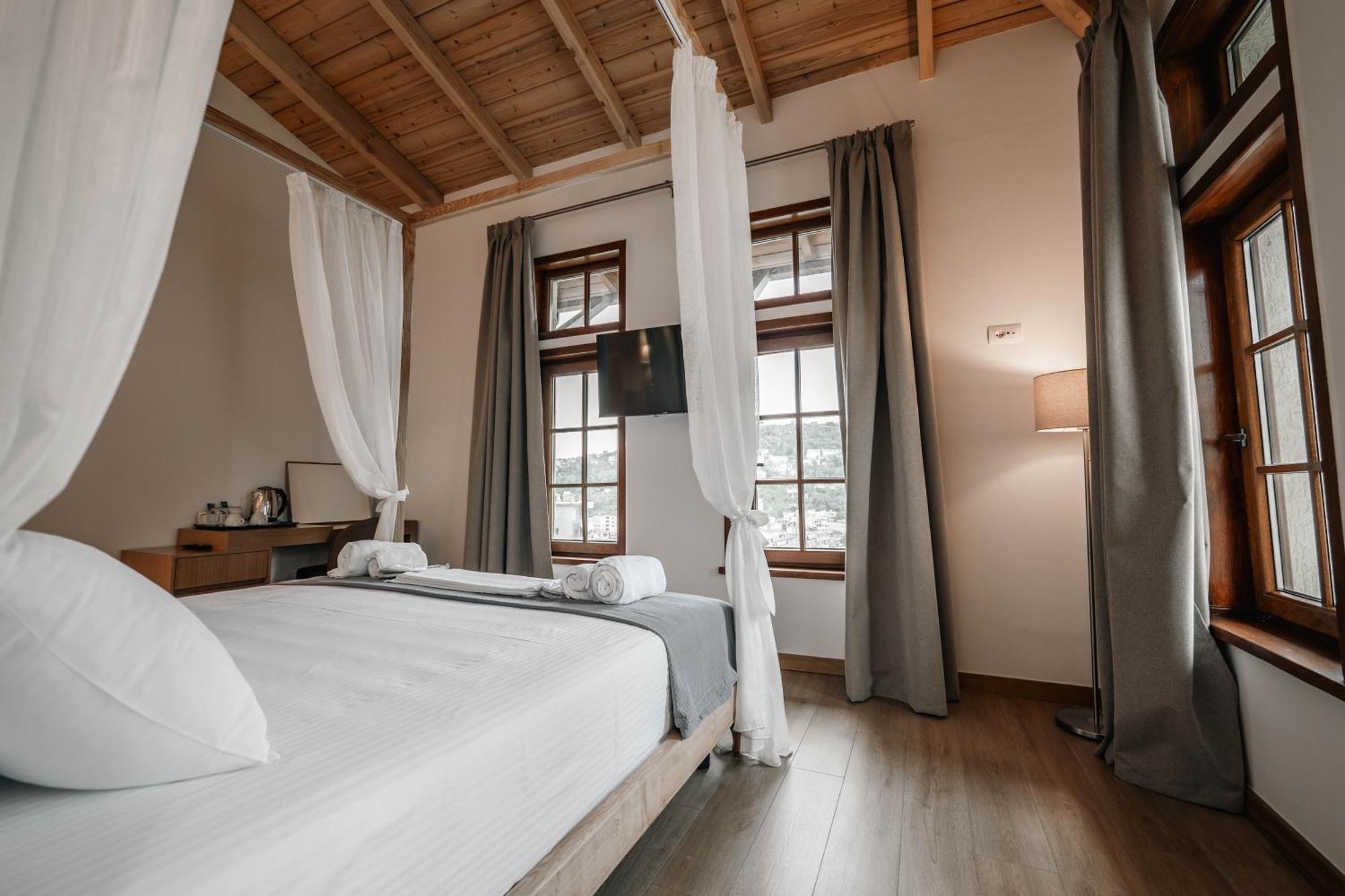 Sharm Luxury 4* Gjirokastër